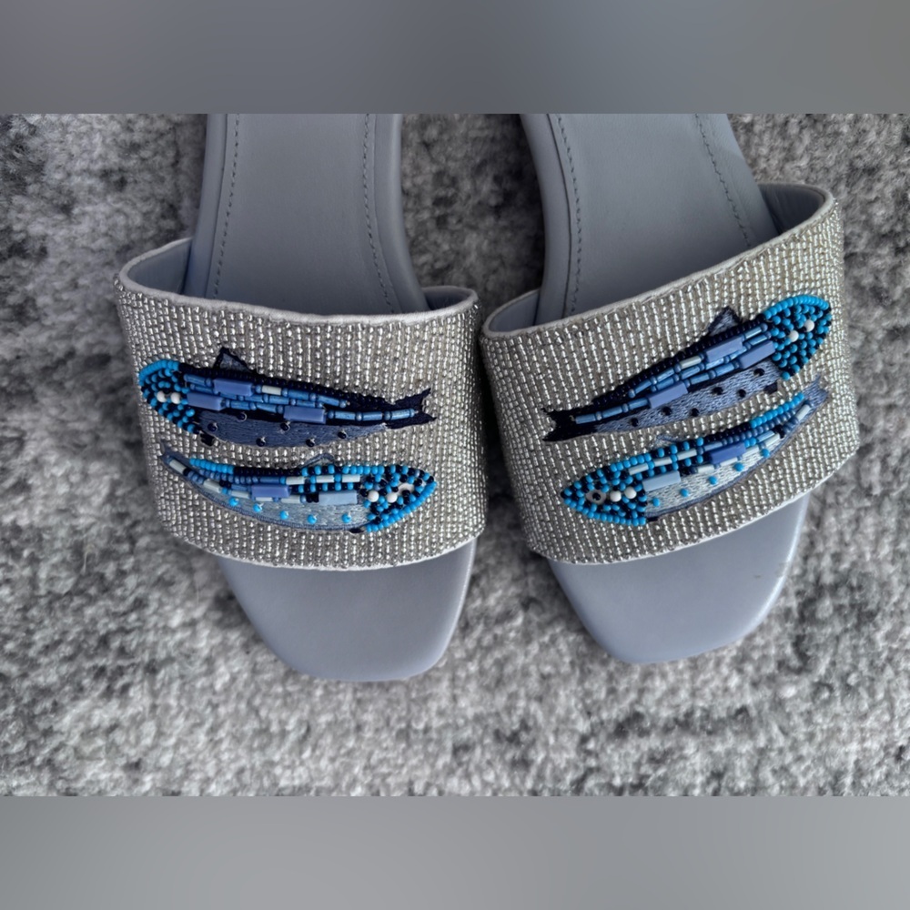NIB Anthropologie MAEVE Sardine Beaded Slide
Sandals By In Blue Size: 5/5.5 - Picture 4 of 8